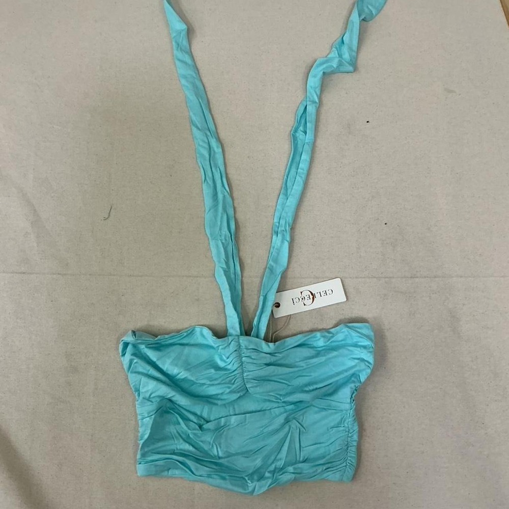 Cellecci ruched halter‎ crop top 🩵